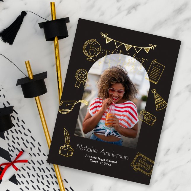 Hand Drawn Doodles Arch Photo Graduate Gold Folieneinladung (Von Creator hochgeladen)