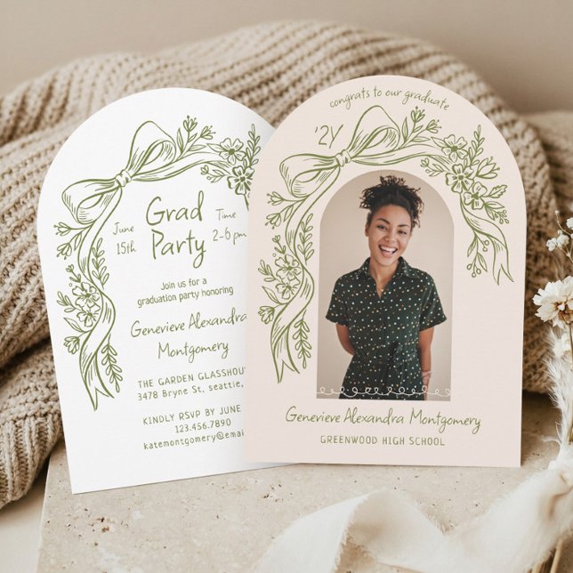 Hand Drawn Floral Bow Arch Photo Graduation Party Einladung (Hand Drawn Floral Bow Arch Photo Graduation Party Invitation)