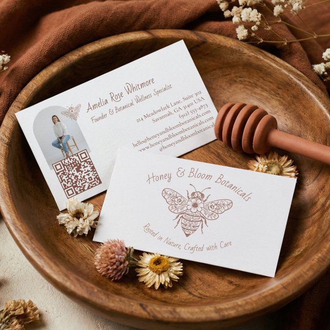 Hand Drawn Honey Bee Floral Botanical Farm Photo Visitenkarte (Hand Drawn Honey Bee Floral Botanical Farm Photo Business Card)
