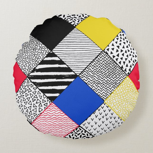 Hand Drawn Patchwork Background. Childish textured Rundes Kissen (Vorderseite)