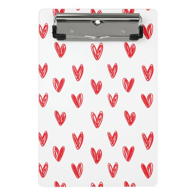 Hand Drawn Red Hearts Pattern – Minimal Valentine Mini Klemmbrett (Vorderseite)