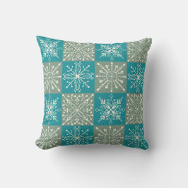 Hand-Drawn Winter Snowflake Pattern – Cozy Nordic  Kissen