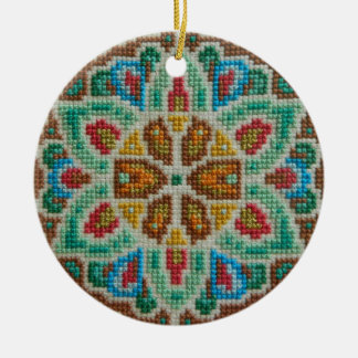 Hand gestickte Weihnachtsverzierung Keramikornament