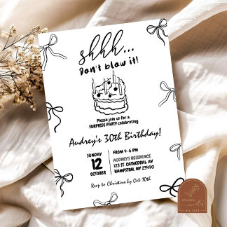 Hand gezeichnete Black Bow Cake Überraschung Gebur Einladung