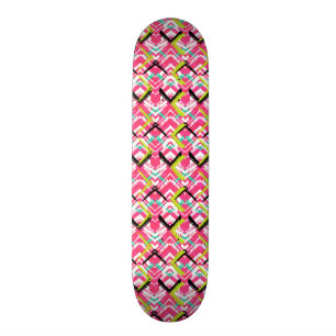 Hand gezeichnetes rosa Zickzack-Muster Skateboard