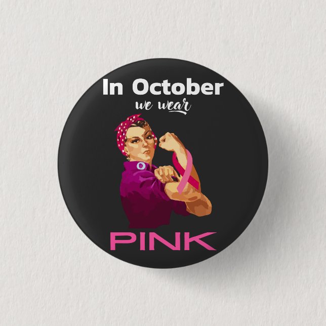 Hand im Oktober tragen wir Pink Rosie, den Nieter  Button (Vorderseite)