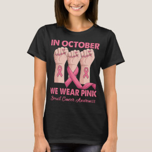 Hand im Oktober tragen wir rosa Brustkrebs T-Shirt