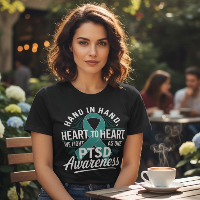 Hand in Hand PTSD-Bewusstsein Tri-Blend Shirt (Von Creator hochgeladen)