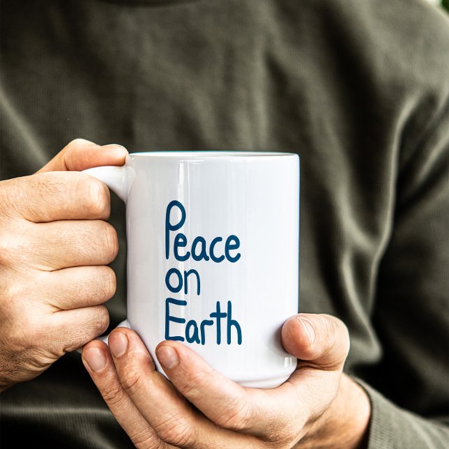 Hand-lettered Peace on Earth Wishes Zweifarbige Tasse (Von Creator hochgeladen)