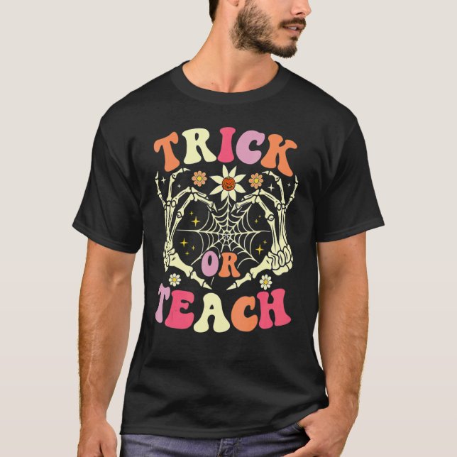 Hand Skelett Herz Trick oder Teach Groovy Retro Ha T-Shirt (Vorderseite)