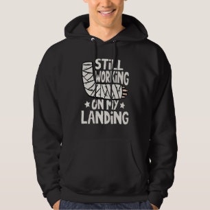 Handamputierter Krieger arbeitet immer noch an mei Hoodie