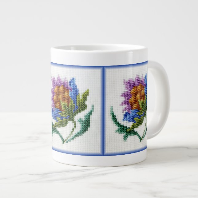 Handbestickte helle Blume Jumbo-Tasse (Vorderseite Rechts)