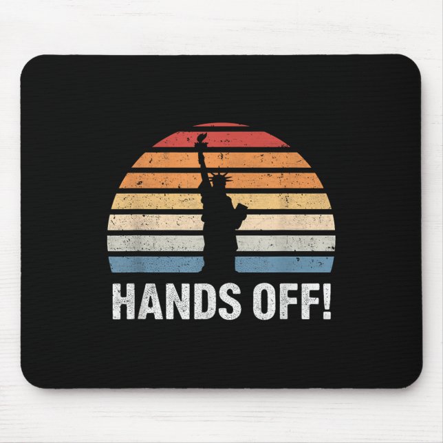 Hände aus Proteststata der Freiheit gegen Mousepad (Vorne)