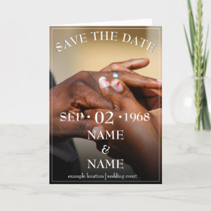 Hände eines Ehepaares mit Ring Ankündigung