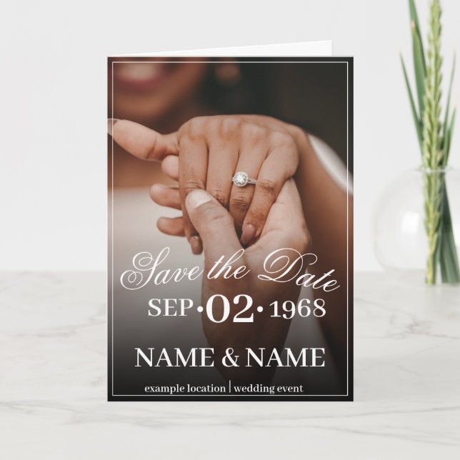 Hände eines farbigen Ehepaares mit Ring Ankündigung (Vorderseite)