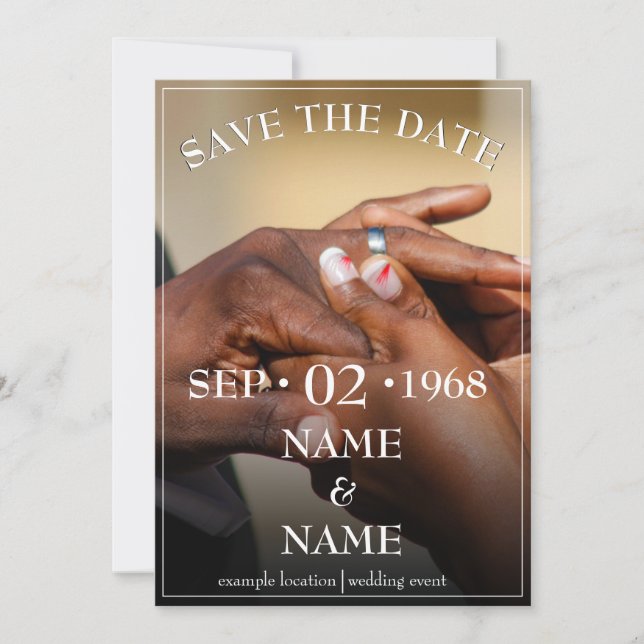 Hände eines farbigen Hochzeitspaares Button auf de (Vorderseite)