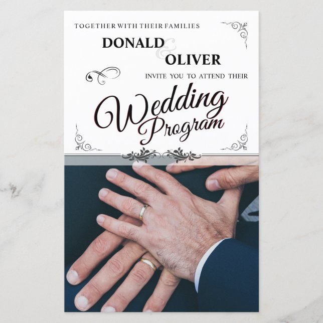 Hände eines homosexuellen Ehepaares mit Rings (Vorderseite)