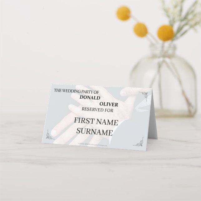 Hände eines homosexuellen Ehepaares mit Rings Platzkarte (Vorderseite)