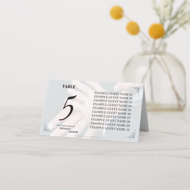 Hände eines homosexuellen Ehepaares mit Rings Platzkarte (Vorderseite)