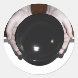 Hände halten leere Schüssel Runder Aufkleber
