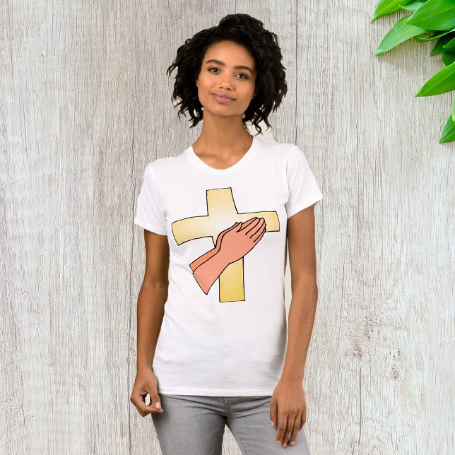 Hände im T - Shirt der Frauen (Von Creator hochgeladen)