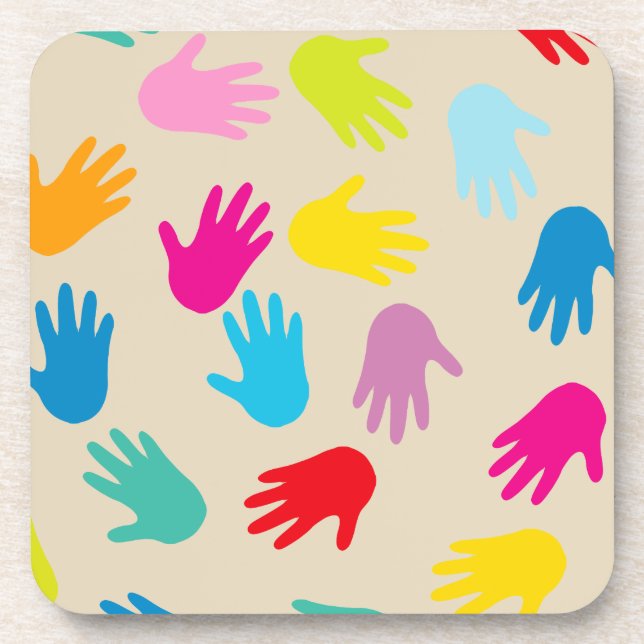 Hände rund um das Set des Untersetzer (Vorderseite)