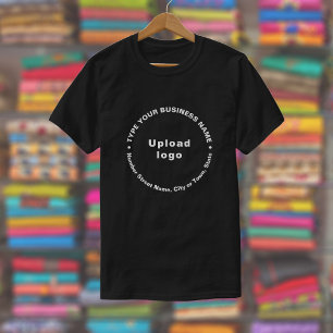 Handelsmarke im runden Muster Text auf schwarz T-Shirt
