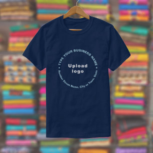 Handelsmarke im runden Muster Text über Navy Blue T-Shirt