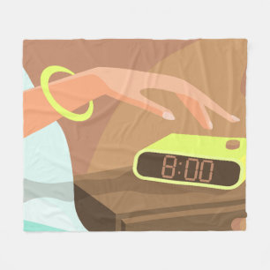 Händeschalten auf den Knopf Wecker-Schlummertaste Fleecedecke