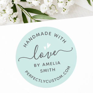 Handgefertigt mit Liebe Herz Name URL hell aquabla Runder Aufkleber