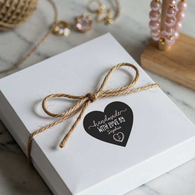 Handgefertigt mit Liebe-Monogramm-Schwarz Herz-Aufkleber (Handmade With Love Custom Monogram Black Heart Sticker)