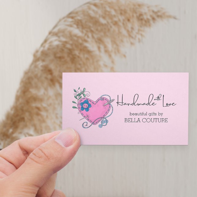 Handgefertigt mit Liebe Niedliches Landherz Rosa Visitenkarte (Horizontal Business Card with cute heart on pink)