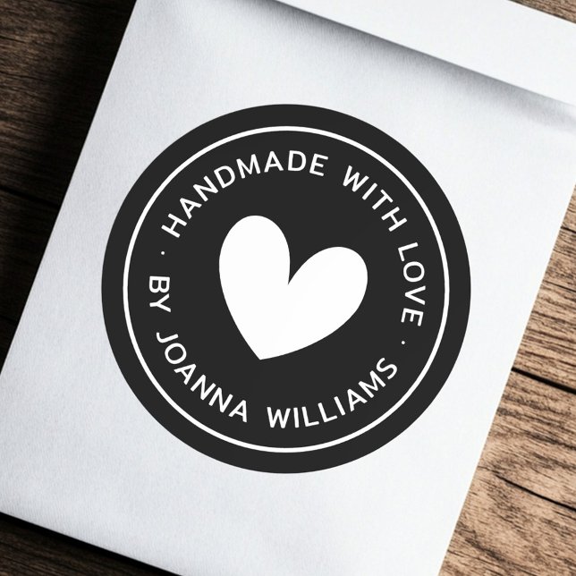 Handgefertigt mit Liebe Runder Aufkleber (Handmade with love heart name black classic round sticker)