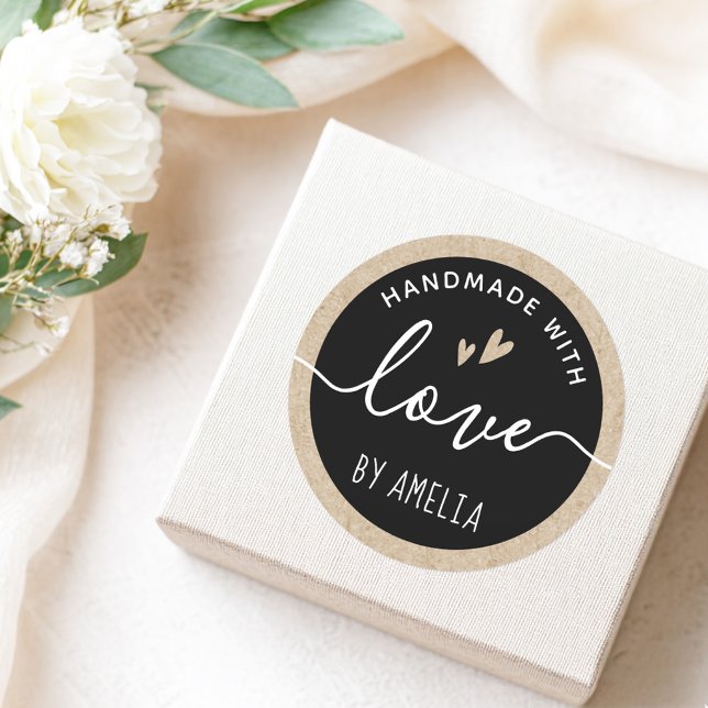 Handgefertigt mit Liebe schwarz und Kraft-Papier-L Runder Aufkleber (Handmade with love black and Kraft paper look Classic Round Sticker)