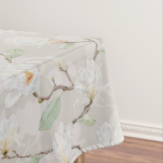 Handgemalte weiße Magnolia auf Blush Tischdecke