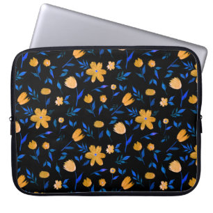 Handgemaltes Aquarell-Blumen- und Blätter-Muster. Laptopschutzhülle