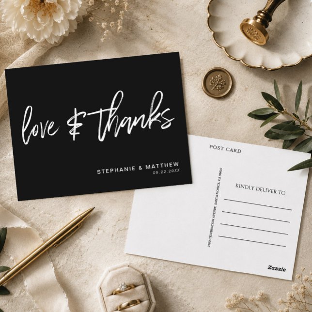 Handgeschriebene Liebe dank moderner Black Postcar Postkarte (Send a sophisticated and budget-friendly note of appreciation with this modern black thank you)
