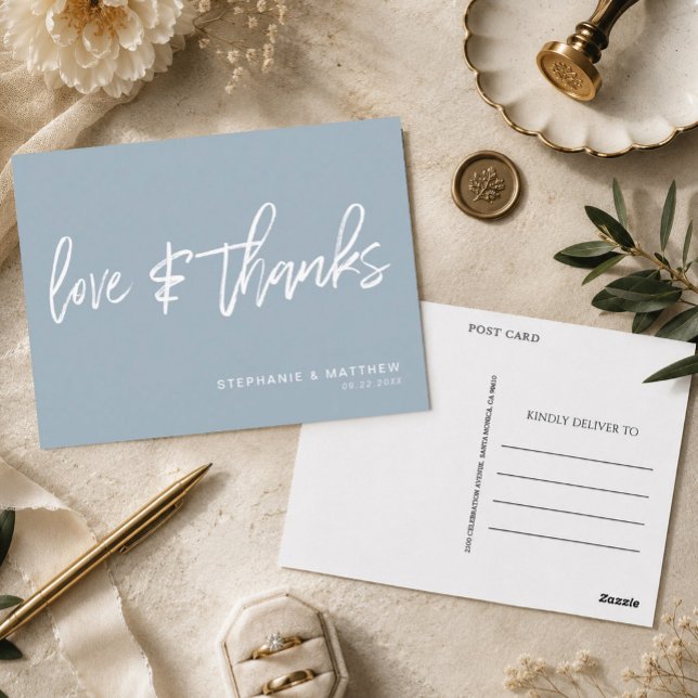 Handgeschriebene Liebe dank moderner Dusty Blue Postkarte (Send a beautifully sophisticated and budget-friendly note of appreciation with this modern blue)