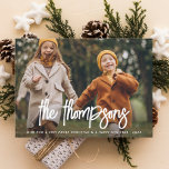Handgeschriebener Familienname 2 Foto Urlaub<br><div class="desc">Vollständiges Foto und Drehbuch Familienname Weihnachtskarten. Ersetzen Sie sich mit Ihren Fotos und wünschen Sie Ihren Freunden und Ihrer Familie ein frohes Weihnachtsfest, ein glückliches neues Jahr, oder einen anderen Text oder eine andere Begrüßung dieser Ferienzeit! Dieses Budget-Design zeigt ein oder zwei Ihrer Lieblings-Fotos aus diesem Jahr. Auf dem unteren...</div>