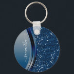 Handgeschriebener Name Navy Blue Metal Glitzer Schlüsselanhänger<br><div class="desc">Dieses Design kann in dem Bereich personalisiert werden, der durch das Ändern des Fotos und/oder Textes zur Verfügung gestellt wird. Sie können auch angepasst werden, indem Sie auf Vorlage personalisieren klicken und dann auf die Schaltfläche klicken, um weitere Optionen anzupassen, um die Hintergrundfarbe zu löschen oder zu ändern, Text hinzuzufügen,...</div>