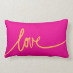 Handgeschriebenes Skript-Liebe-Throw-Pillow Lendenkissen<br><div class="desc">Das Wort Liebe geschrieben in einem schönen Skript. Dekorieren Sie Ihre Zuhause mit diesem kühnen,  edgy Look. Handgeschriebener Stil ist auf Trend und schick.</div>