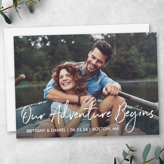 Handgeschriebenes Skript Unser Abenteuer beginnt F Save The Date (Customize to change your personalized text size, style or to add more text & photos to back of card.)