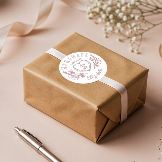 Handgezeichnet Herz- und Blumenkranz-Monogramm Runder Aufkleber (Hand-drawn Heart & Floral Wreath Custom Monogram Classic Round Sticker)