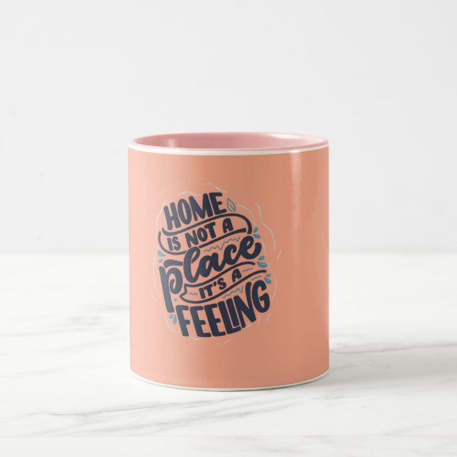 HandGezeichnet moderne Kalligrafie Zitat-Tasse Zweifarbige Tasse (Mittel)