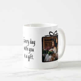 Handgezeichnete Geschenkbox-Schleife Schwarz Weiß  Kaffeetasse