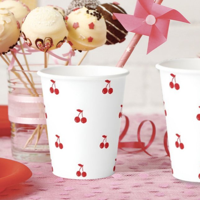 Handgezeichnete Kirsche oben auf Whimsical Cherry Pappbecher (Von Creator hochgeladen)