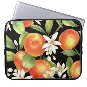 Handgezeichnete Orangen: Blumendarstellung. Laptopschutzhülle