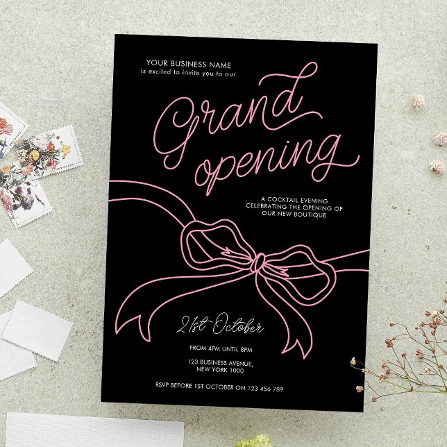 Handgezeichnete Ribbon Einzigartiges Black Pink Gr Einladung (Modern pink and black business grand opening invitation with pink bow illustration on the front)