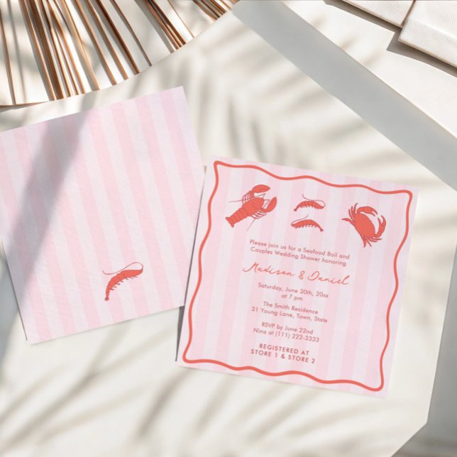 Handgezeichnete rosa rote Meeresfrüchte-Kochen-Paa Einladung (Modern Pink Red Orange Hand-drawn seafood boil couples shower invitations with stripes + wavy border)