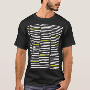 Handgezeichnete Streifen: Vintage-Muster. T-Shirt
